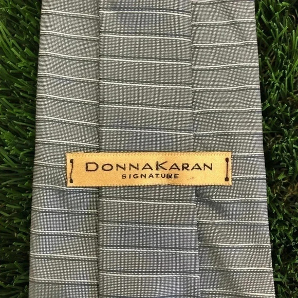 Donna Karan Signature Men’s All Silk Tie - Picture 2 of 6